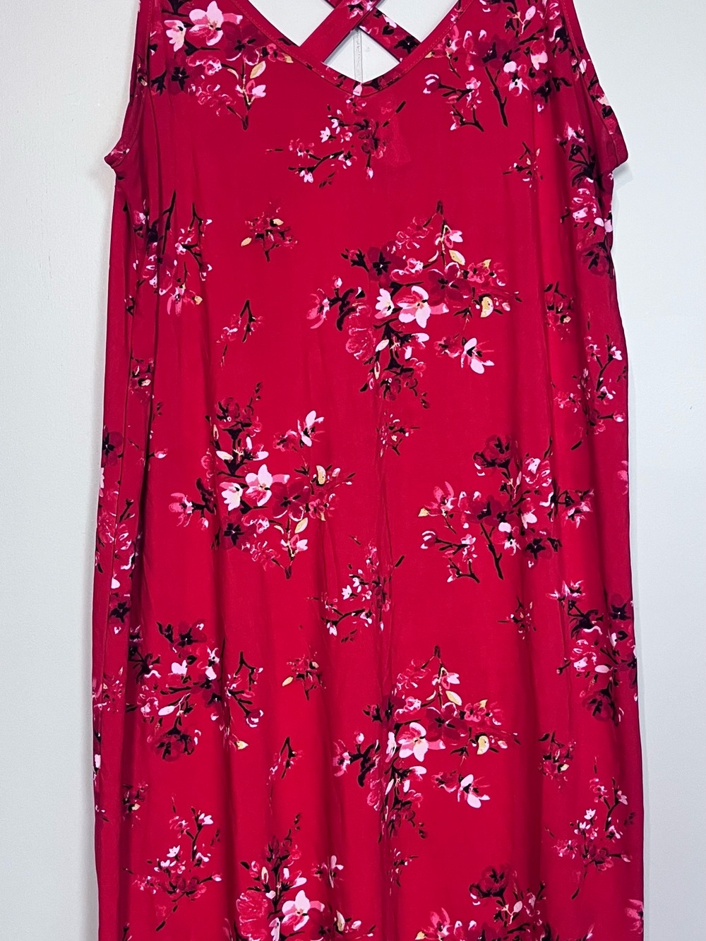 2 Dye 4 Red Floral Dress with Black and White Accents. Size Large